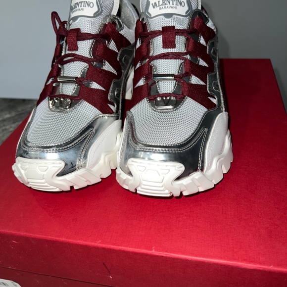 Valentino Sneakers - Authentic - Picture 4 of 5